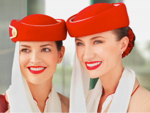 însoțitoare de bord emirates